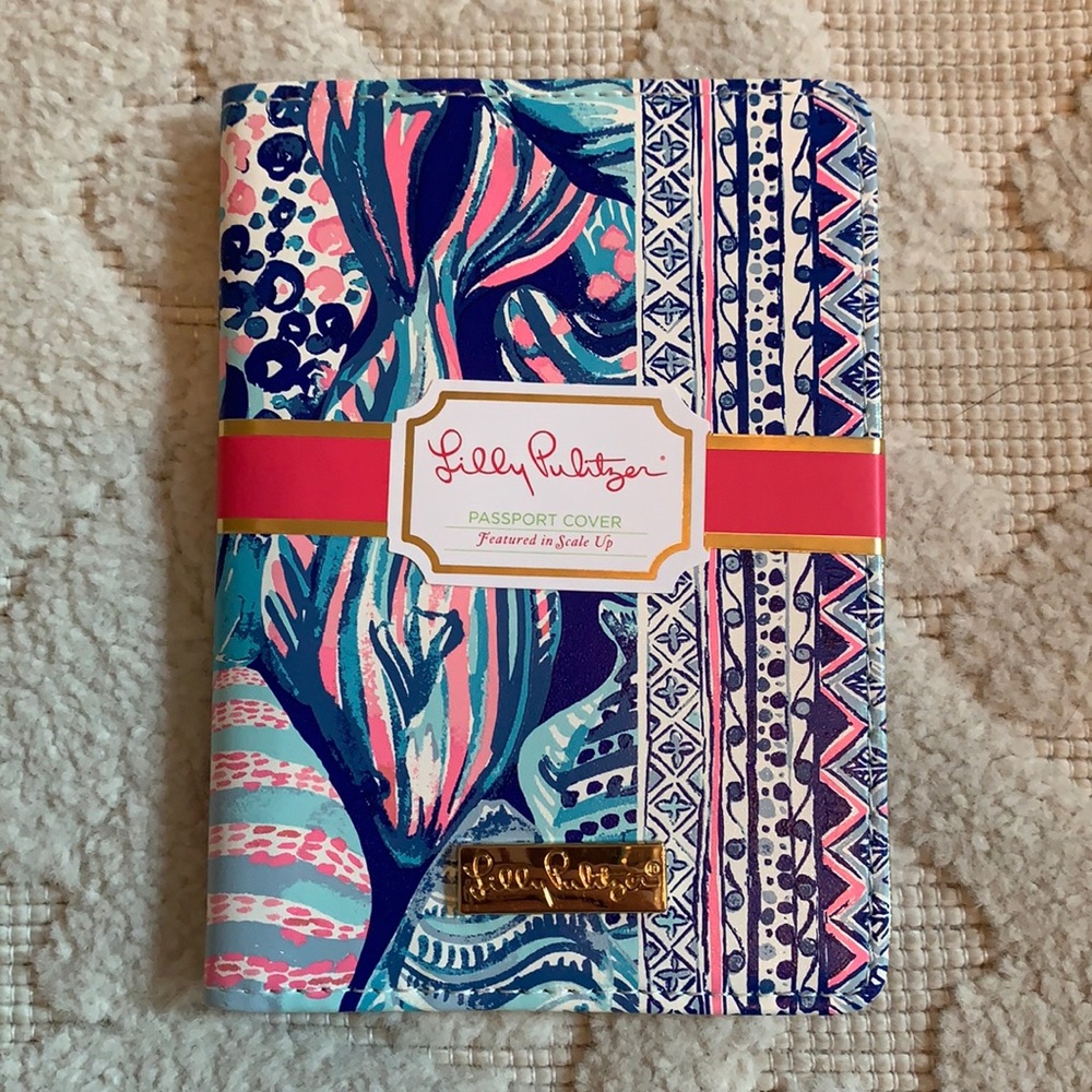 Lilly Pulitzer passport cover Scale Up
